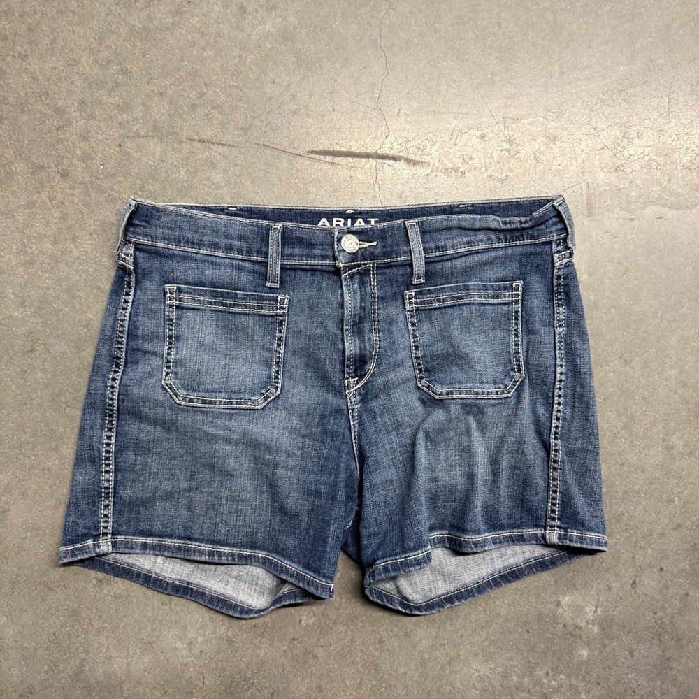 Ariat Denim Perfect Rise Boyfriend Shorts Medium Wash Blue Size 31R 3461